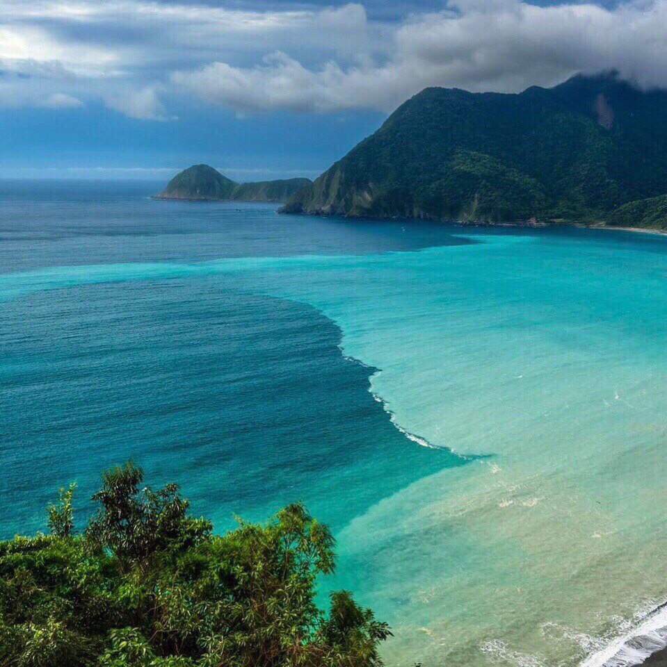 Самое красивое море