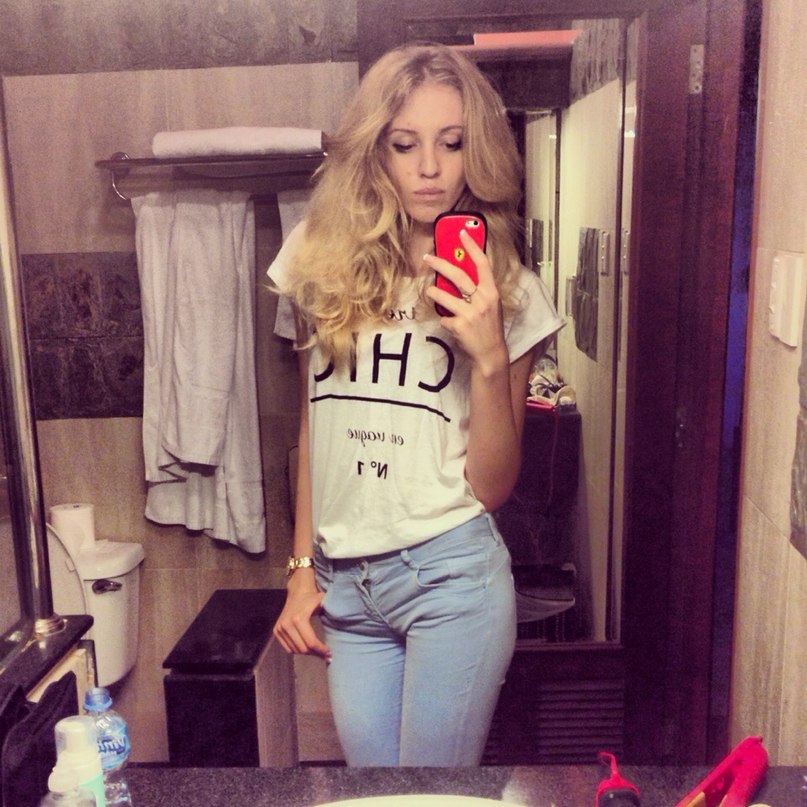 Девушки фоткаются дома — photo 2